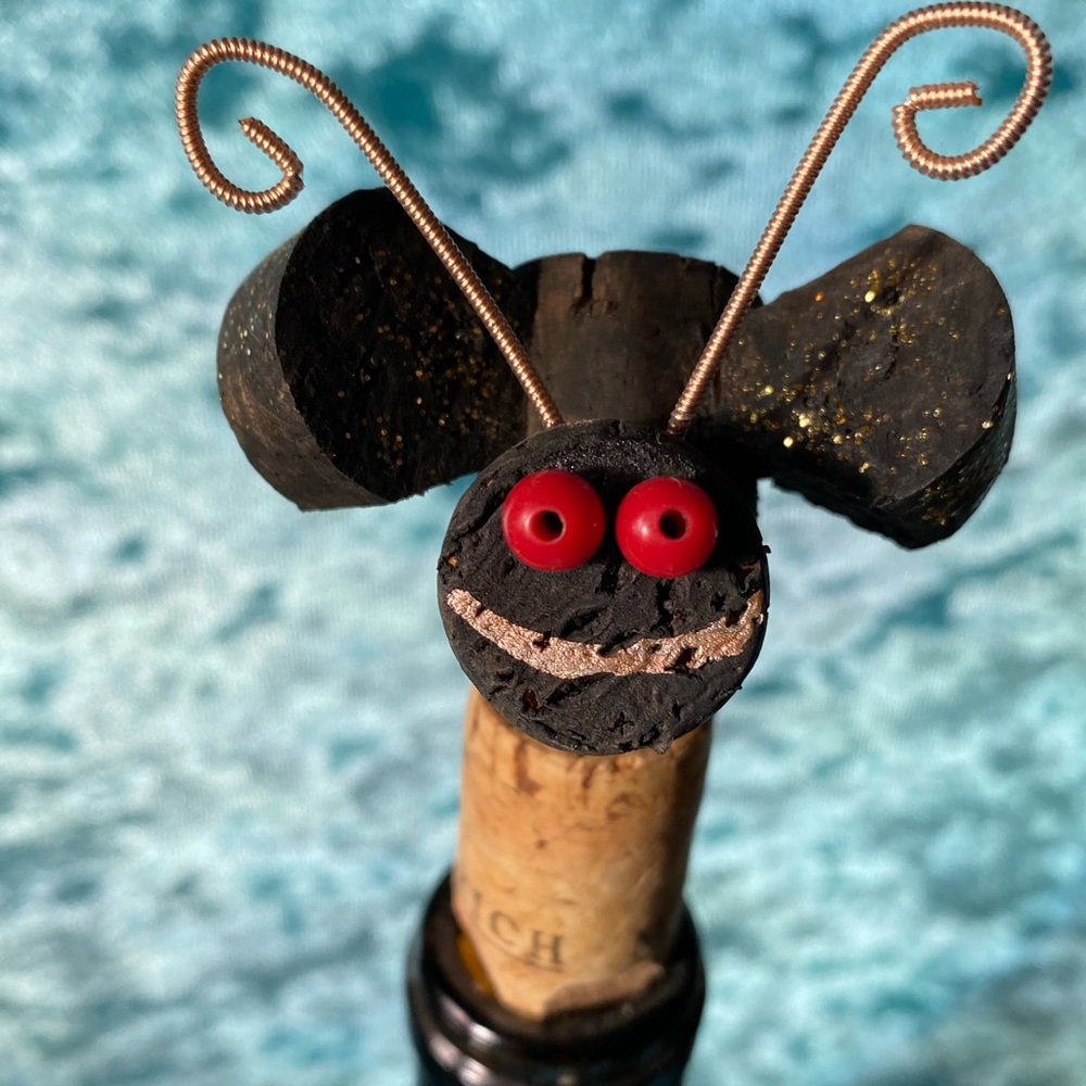Bee~ Cork Stopper